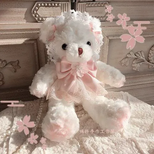 Biểu cảm hiền cùng đôi mắt to trong mỹ học pastel mơ mộng