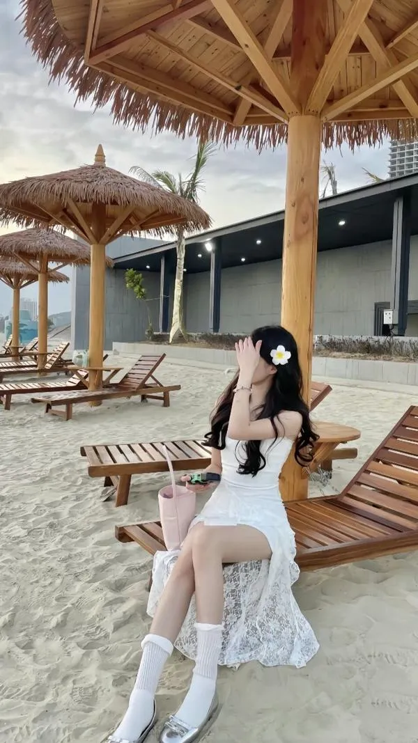 anh-gai-di-bien-che-mat-72 anh gai di bien che mat 72