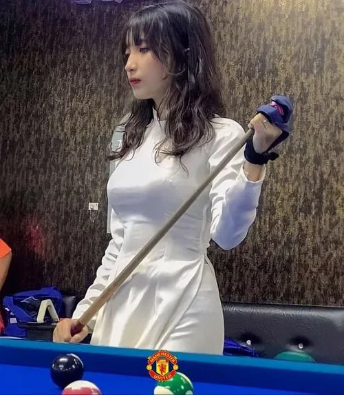 Cảm xúc ảnh girl bida lan tỏa không gian