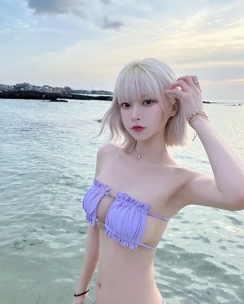 anh gai xinh cosplay bikini sexy 14