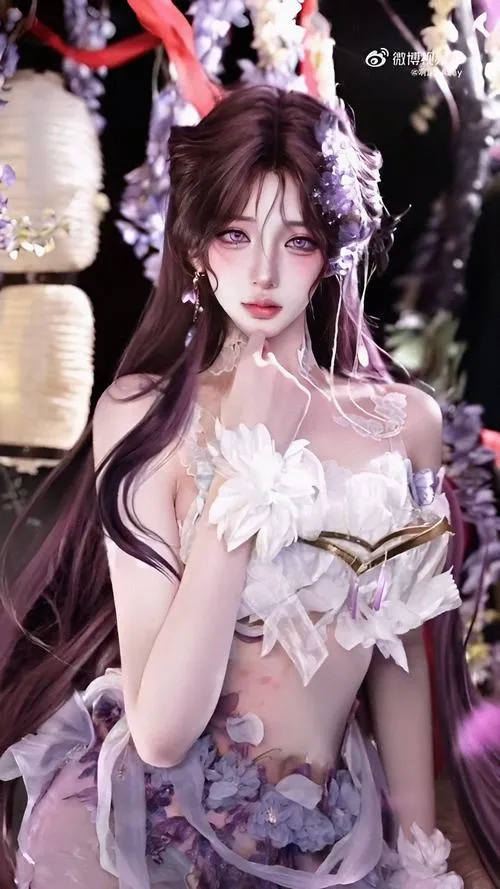 Nàng coser xinh phong cách fantasy tím đen, đạo cụ nổi bật, ánh sáng mạnh, không khí huyền ảo