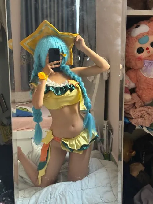 anh gai xinh cosplay bikini sexy 5
