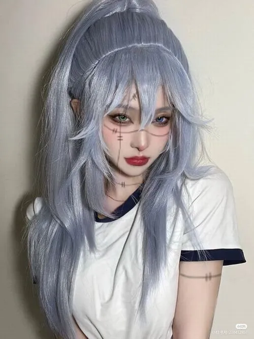 Trang phục và giày hoàn thiện tạo hình anime