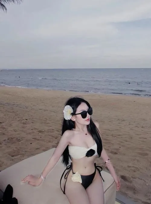 anh gai xinh mac bikini 2 manh sexy 64