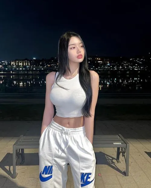 anh gai xinh mac crop top 51