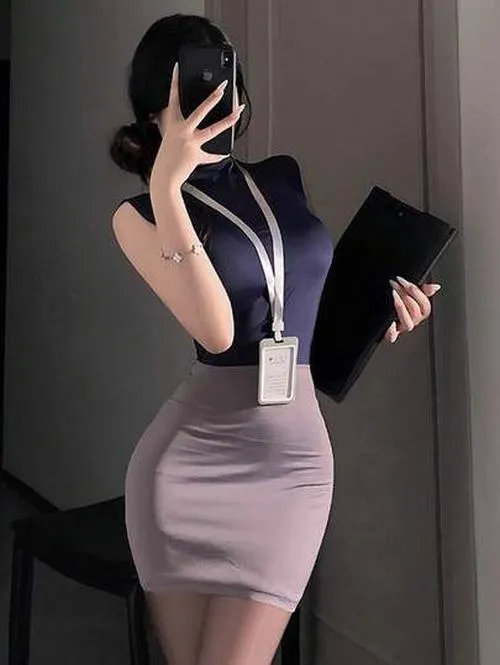 Nhân viên văn phòng diện váy bút chì ngắn tôn phom dáng chuẩn