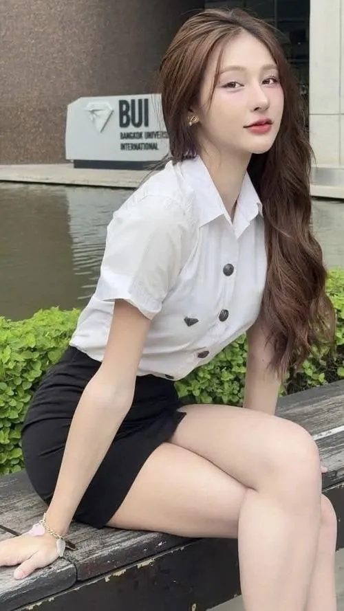 anh gai xinh mac vay cong so ngan 48