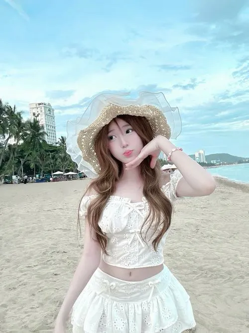 anh mau tao dang chup anh bai bien 38