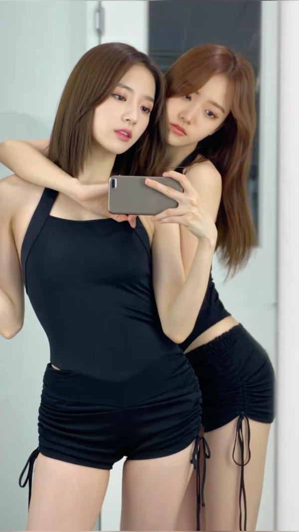Dáng hình nhỏ nhắn dễ mến.