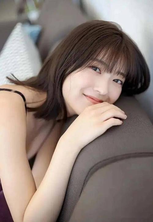 em-la-buc-tranh-ve-bang-noi-nho Em là bức tranh vẽ bằng nỗi nhớ.