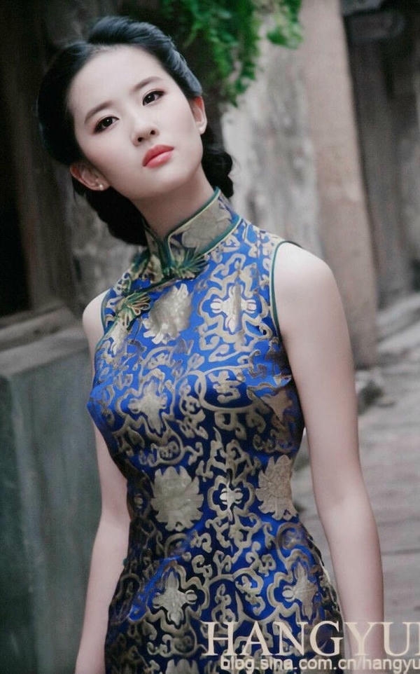 Lưu Diệc Phi đẹp rạng rỡ