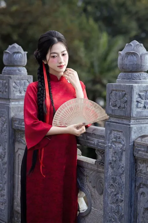 Chụp ảnh chân dung áo dài chú trọng biểu cảm tinh tế