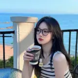 Xem ngay 105 Ảnh Gái Xinh Đeo Kính cute phong cách đời thường nhẹ nhàng trong veo