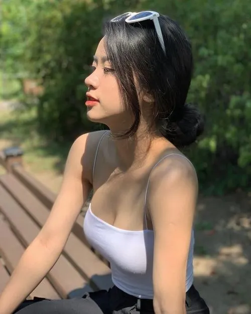 anh gai xinh goi cam quyen ru 37