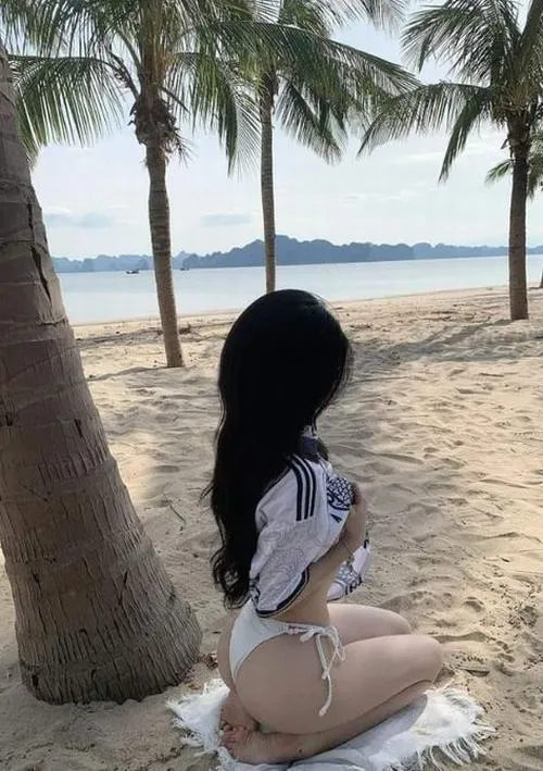 gai xinh mac bikini trang 7